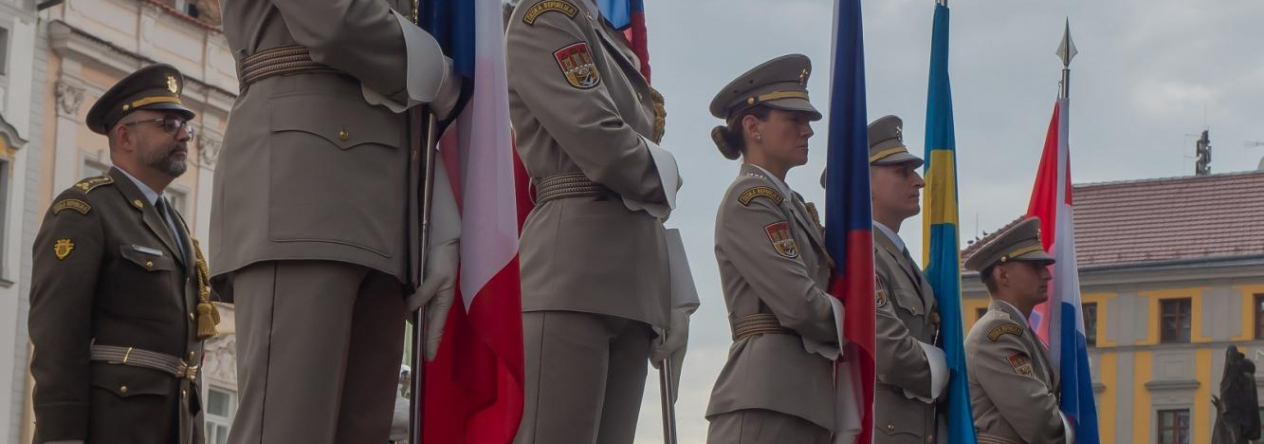 Jednotka Čestné stráže AČR během slavnostního zahájení festivalu