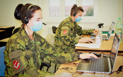 Před začátkem trasování absolvovali vojáci Čestné stráže podrobné školení organizované krajskou hygienickou stanicí.