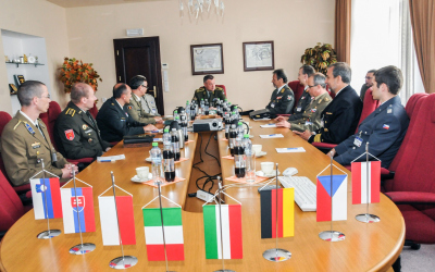 the_commanders_welcomed_by_the_first_deputy_chief_of_general_staf_of_the_czech_armed_foces_major_general_miroslav_zizka.jpg